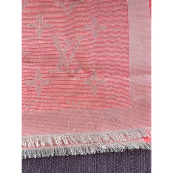 Louis Vuitton Chale Beyond Mongram Scarf, NWT - Picture 2 of 7